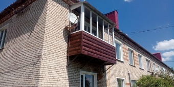 Установка металлоконструкции, отделка сайдингом,остекление профилем KBE 58мм, установка крыши 21 волна профлист 
